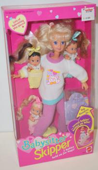 Mattel - Barbie - Babysitter Skipper 3 Babies Hold on For Hugs! - Poupée